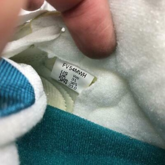 Vtg Deadstock Mizuno Extreme Mid Volleyball shoes - Picture 3 of 8